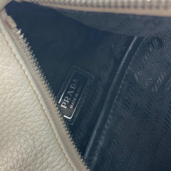 PRADA triangle logo triangle logo Cross Vitello Dino Leather Bag shoulder bag - Picture 10 of 12